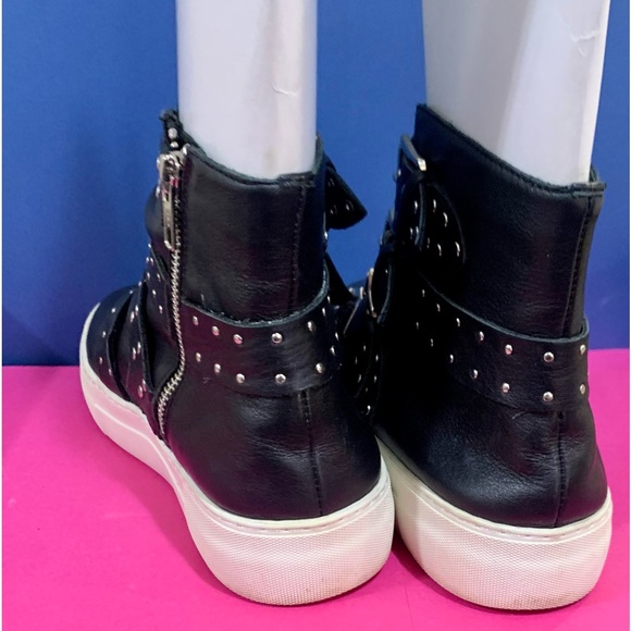 J/SLIDES Authentic studded boots - size 7 🦋 - Picture 4 of 9